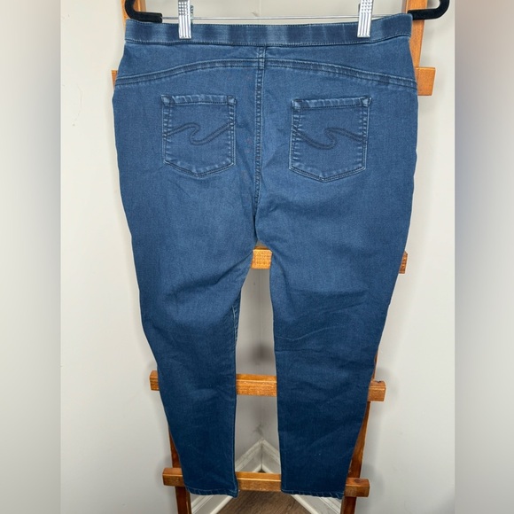 Women’s Intro Pull On Knit Jeggings - Picture 3 of 5